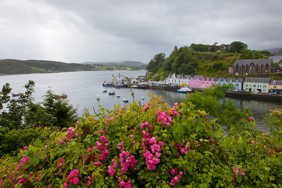 Bunte Häuser, Hafen, Portree, Ilse of Skye, Schottland