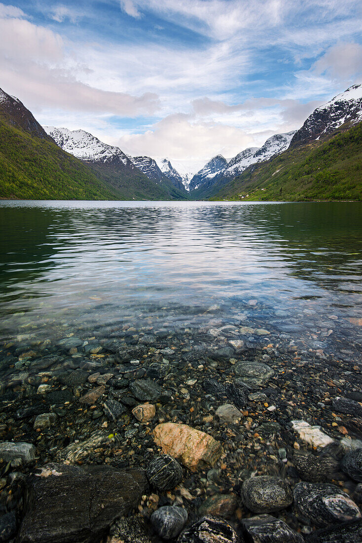 Frühling, See, Berge, Schnee, Olden, Fjordane, Norwegen, Europa