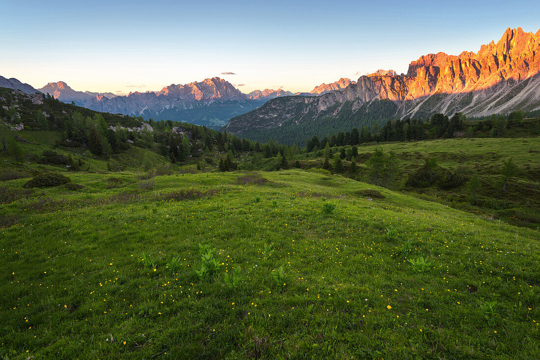 Sunset, Alpenglow, Passo Giau, Monte Cristallo, Formin, Dolomites, Alps, Italy, Europe