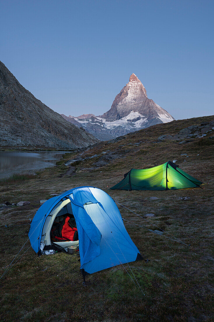 zwei Zelte am Riffelsee, Gornergrat, Matterhorn, Zermatt, Wallis, Schweiz