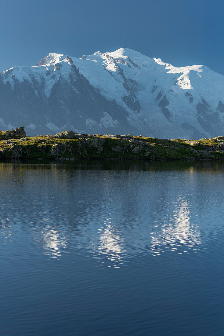 Lac De Cheserys, Aiguilles Midi, Mont Blanc, Haute-Savoie, Frankreich