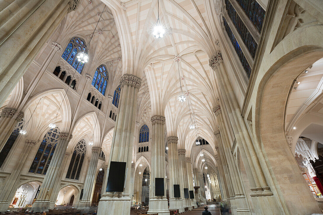 Innenansicht der St. Patrick's Cathedral, 5th Avenue, Manhatten, New York City, New York, USA