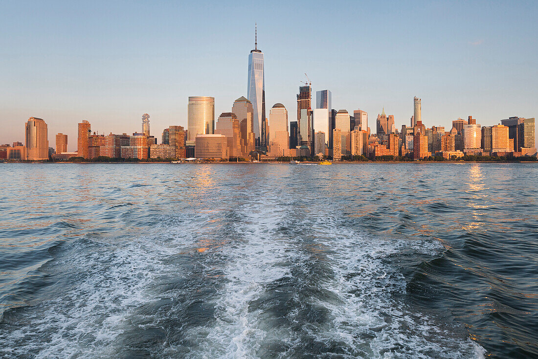One World Trade Center, Manhattan Skyline, Hudson River, New York City, USA