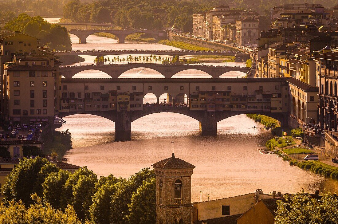 Afternoon light on the Arno River and Ponte Vecchio, Florence, Tuscany, Italy.