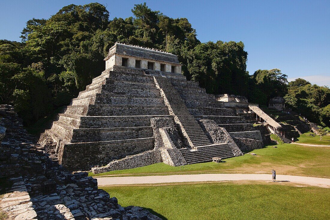 Tourists in front of the Temple of Inscriptions at the Palenque Archaeological Site, Palenque, Chiapas State, Mexico, North America.