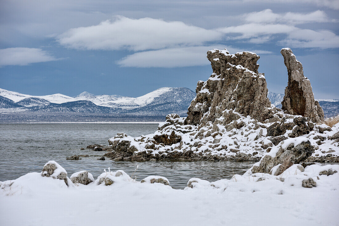 Mono Lake Tufa State Natural Reserve , Eastern Sierra Nevada, Lone Pine, California, USA, North America