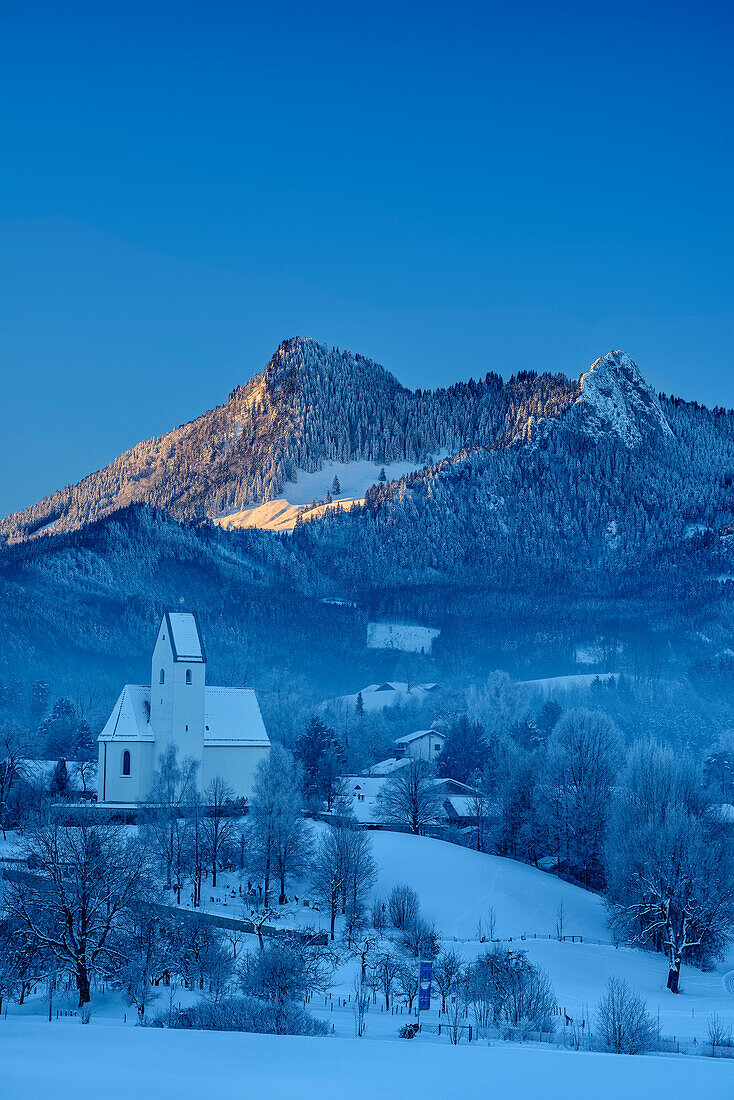 Church of Grainbach with Heuberg in background, Grainbach, Samerberg, Chiemgau Alps, Chiemgau, Upper Bavaria, Bavaria, Germany