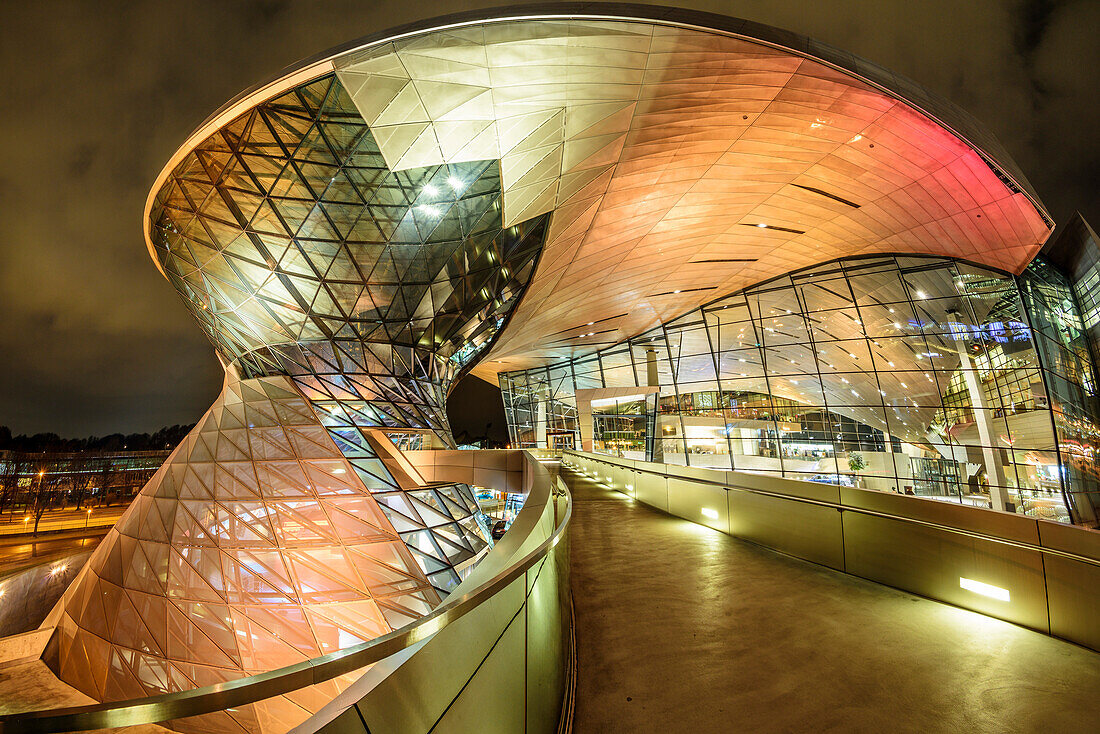 BMW-Welt bei Nacht, München, Oberbayern, Bayern, Deutschland