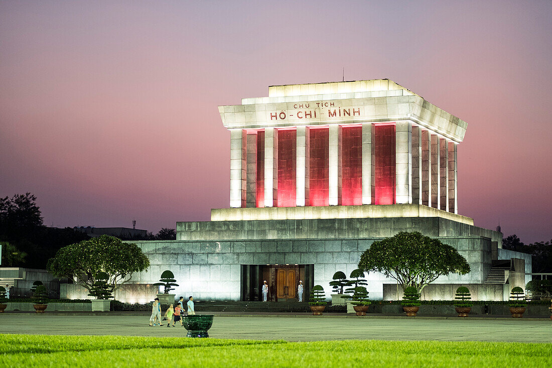 The mausoleum to Ho Chi Minh in Hanoi, Vietnam, Indochina, Southeast Asia, Asia