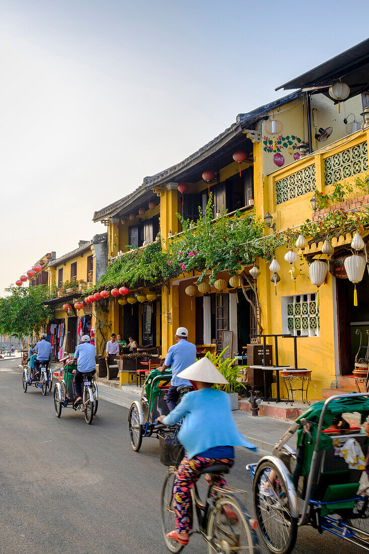 General view of shop houses and bicycles in Hoi An, Vietnam, Indochina, Southeast Asia, Asia