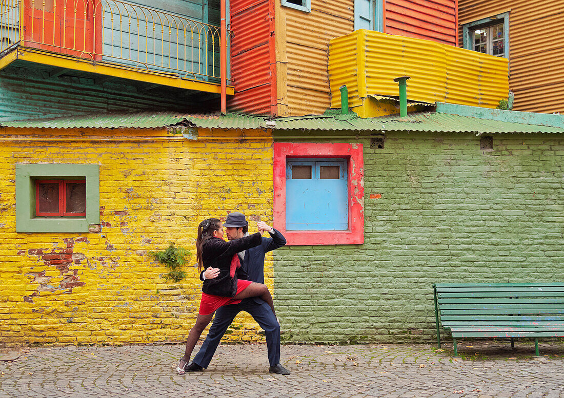 Couple dancing tango on Caminito Street, La Boca, Buenos Aires, Buenos Aires Province, Argentina, South America