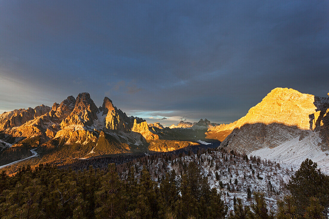 Cristallo group with Misurina and Marcoira Peaks, Dolomites, Auronzo di Cadore, Belluno, Veneto, Italy