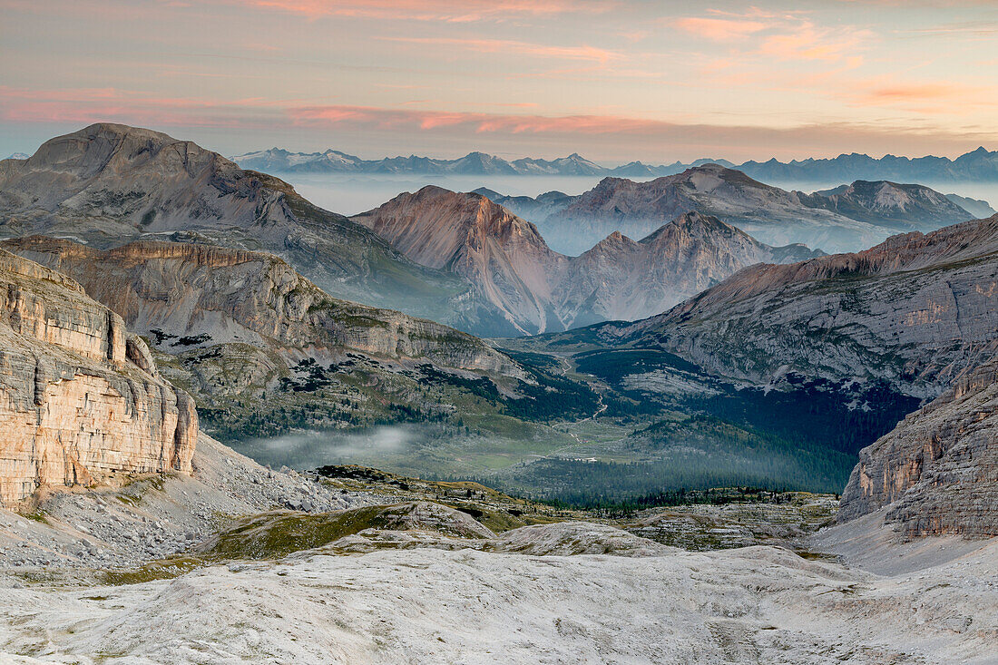 Dawn in the Fanes Valley, S, Vigilio di Marebbe, Bolzano district, South Tyrol, Italy, Europe