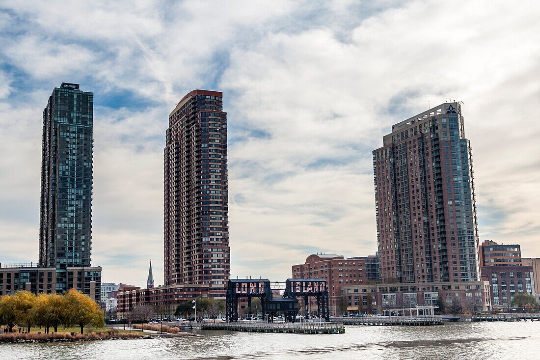 USA, New York, Long Island, Queens, Long Island City on East River