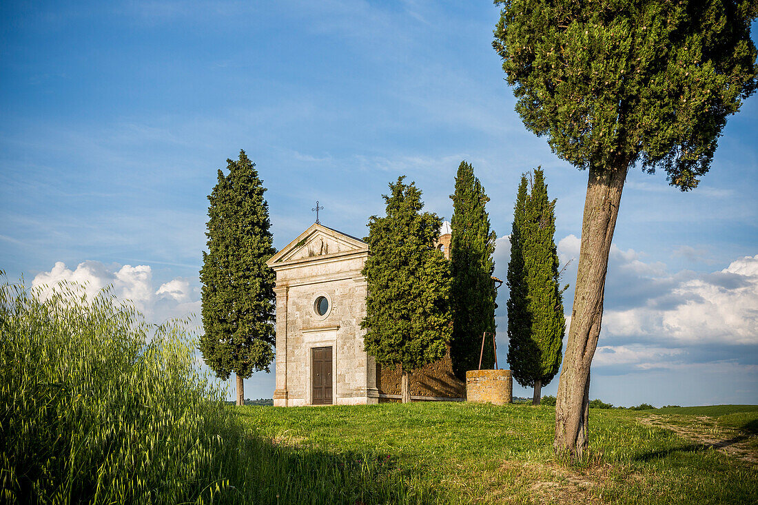 Madonna di Vitaleta chapel, San Quirico d'Orcia, Orcia Valley, Siena district, Tuscany, Italy