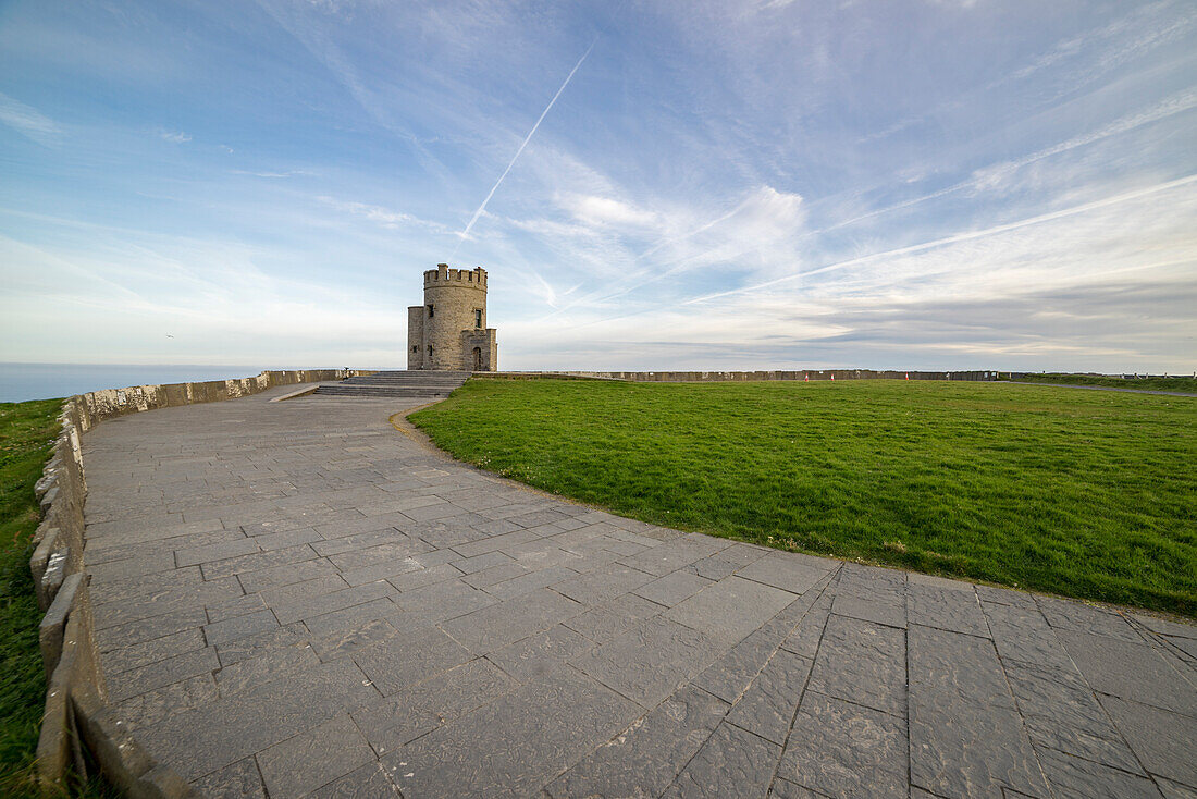 O'Brien's Tower, Cliffs of Moher, Liscannor, Munster, Co, Clare, Ireland, Europe