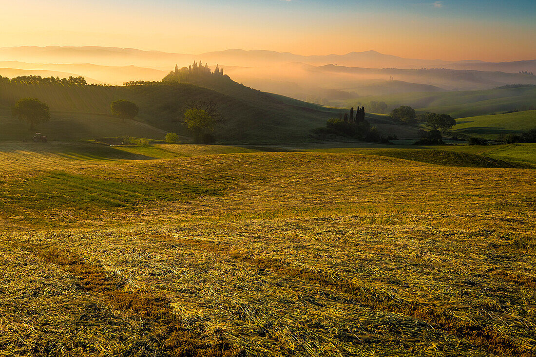 Orcia Valley, Siena district, Tuscany, Italy, Europe, Warm sunset over belvedere farmhouse