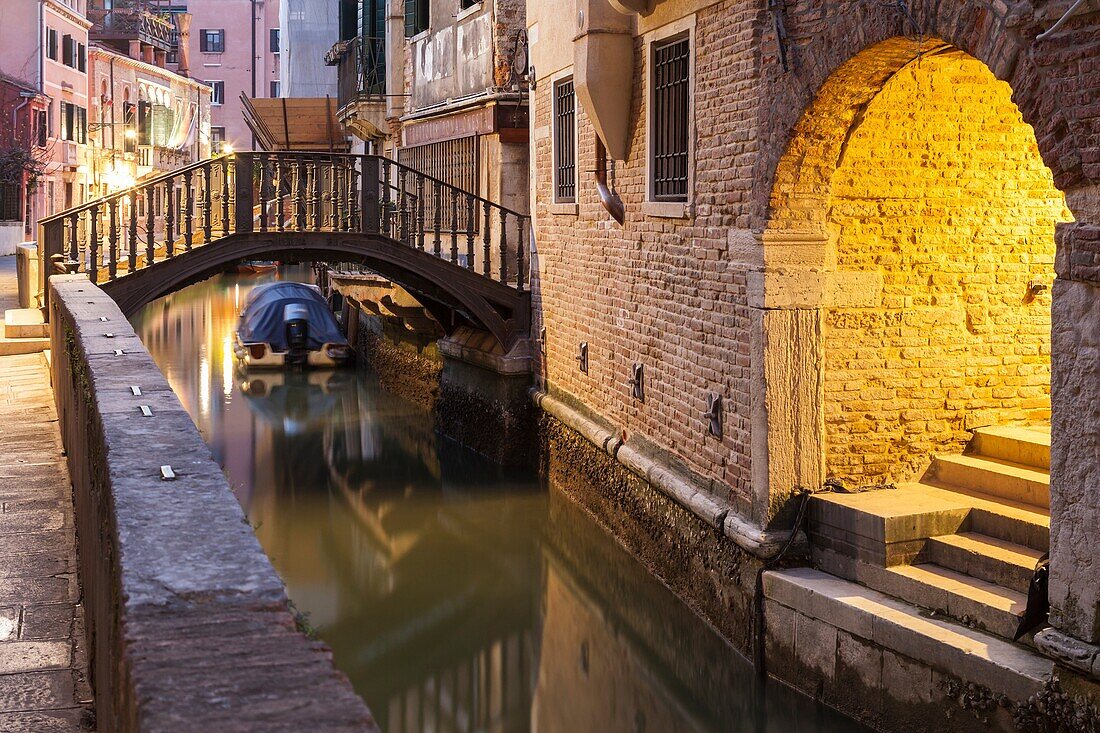 Dawn in the sestiere of San Polo, Venice, Italy.