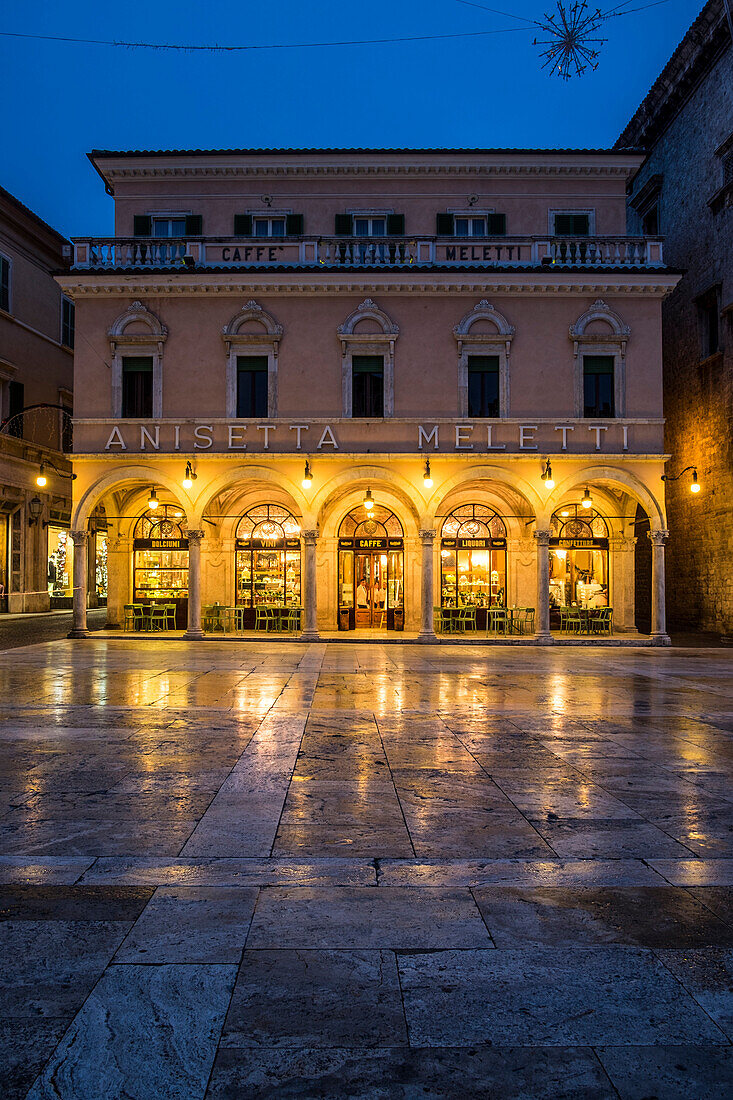 Ascoli Piceno, Marche, Central Italy, Europe, Meletti Caff? in Piazza del Popolo