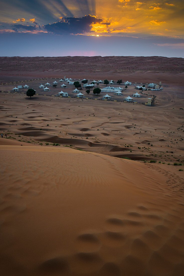 The Desert Night Camp, Wahiba Sands, Sultanate of Oman, Middle East, Tends from the surrounding dunes