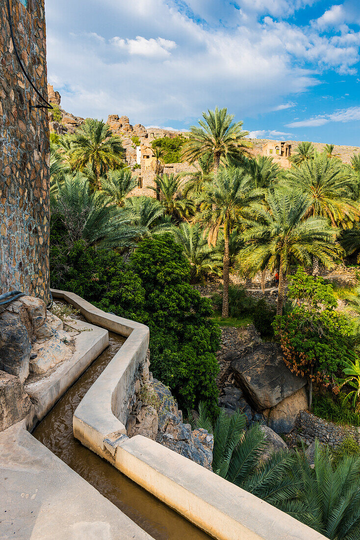 Misfat al Abreyeen, Sultanate of Oman, Middle East, Waterways in the ancient mountain village