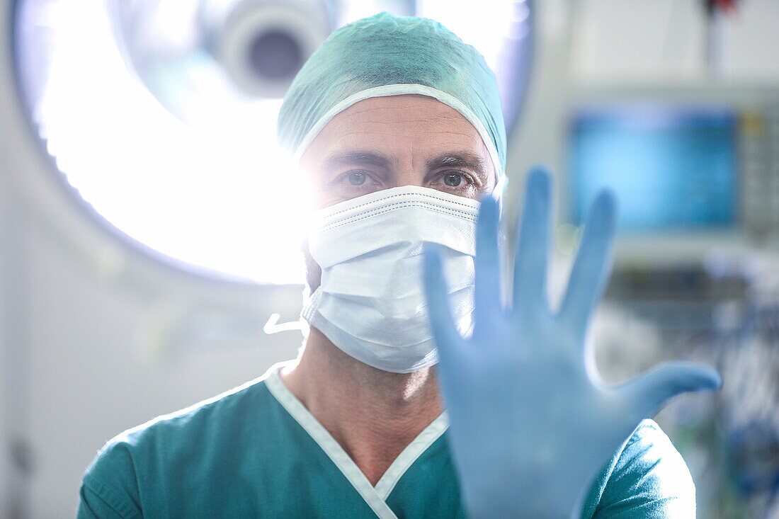 Surgeon, Surgery, Operating room, Hospital, Spain
