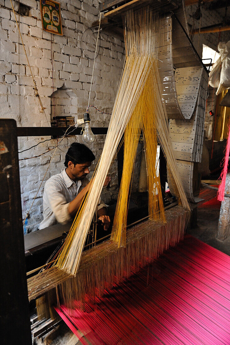 India, Benares, silk weaving