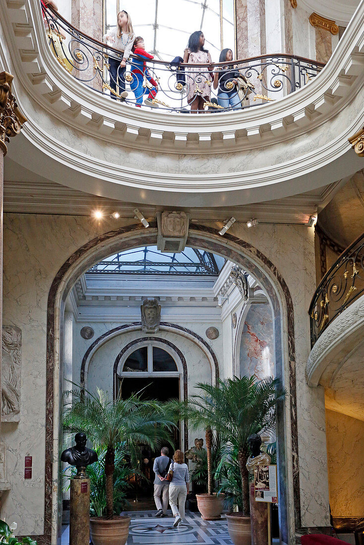 France, Paris (75). 8th arrondissement. Musee Jacquemart-Andre. Tourists and a class group visiting the Winter Garden