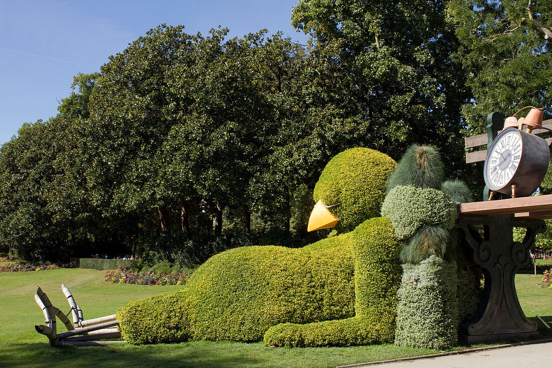 'France, North-Western France, Nantes, Botanical garden, the ''Sleeping Chick'' by Claude Ponti, during the ''Voyage a Nantes'' festival, October 2014. Mandatory credit: Claude Ponti'