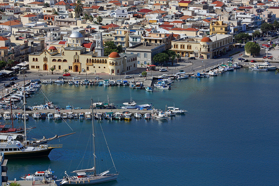 Hafen mit dem venezianischen Hafenbüro, Kalymnos Stadt, Kalymnos, Dodekanese, Griechenland