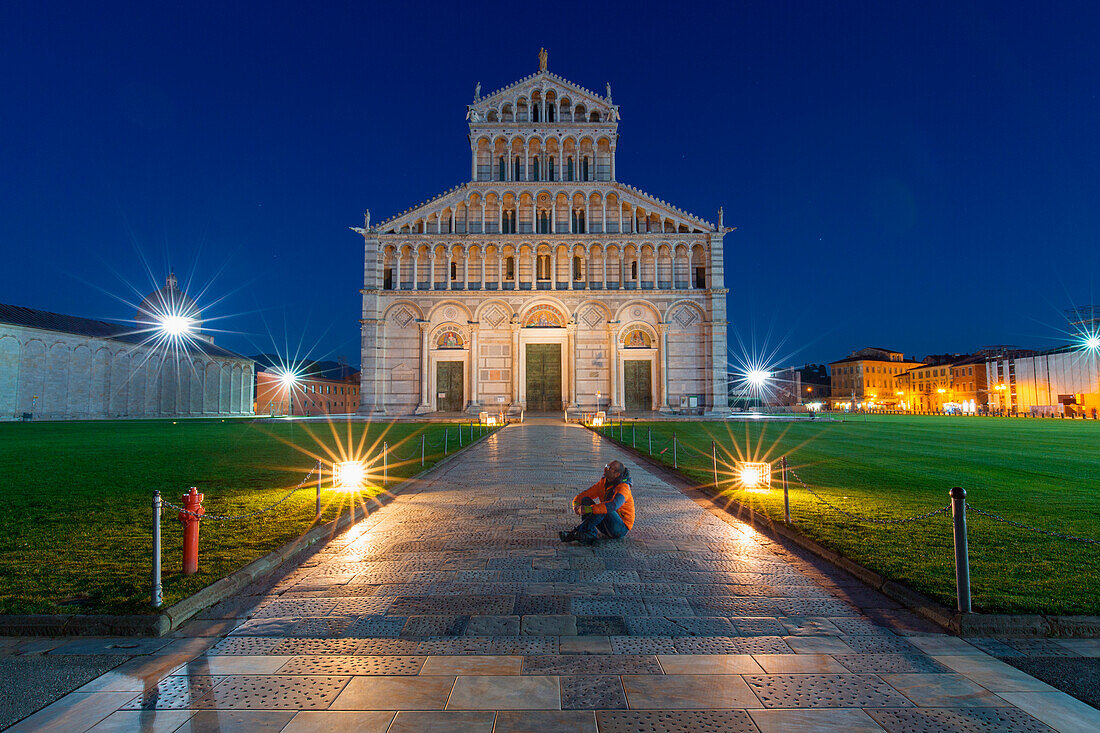 Europe, Italy, Tuscany, Pisa, Cathedral Square at dusk
