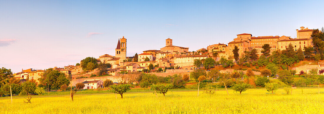 Europe, Italy, Umbria, Perugia district, Spello at sunset