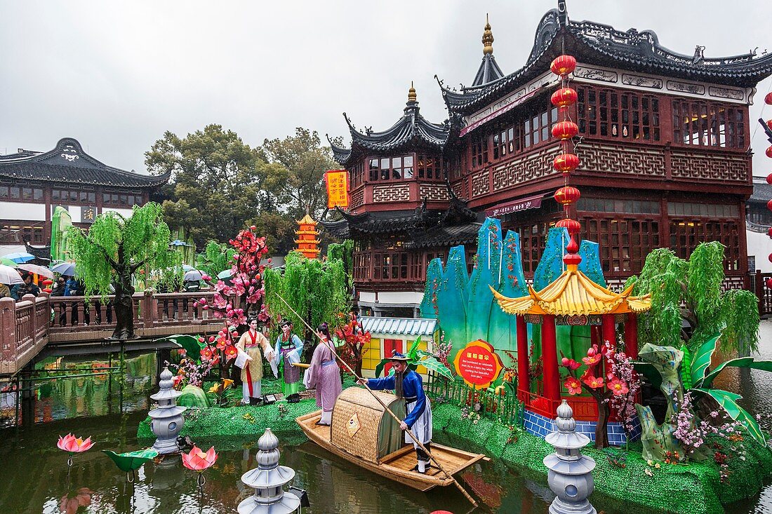 China, Shanghai, Old Town, Tea house at the YuYuan Gardens and Bazaar