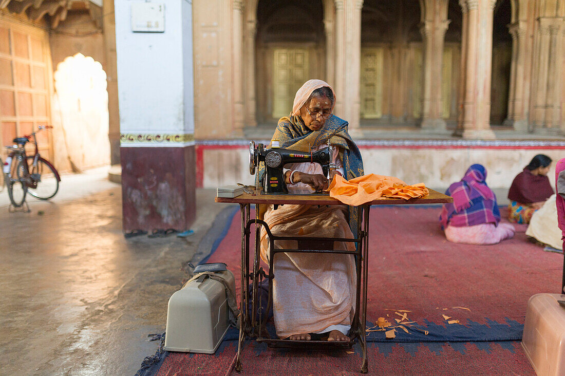 Vrindavan, Uttar Pradesh, India, Asia, Widows