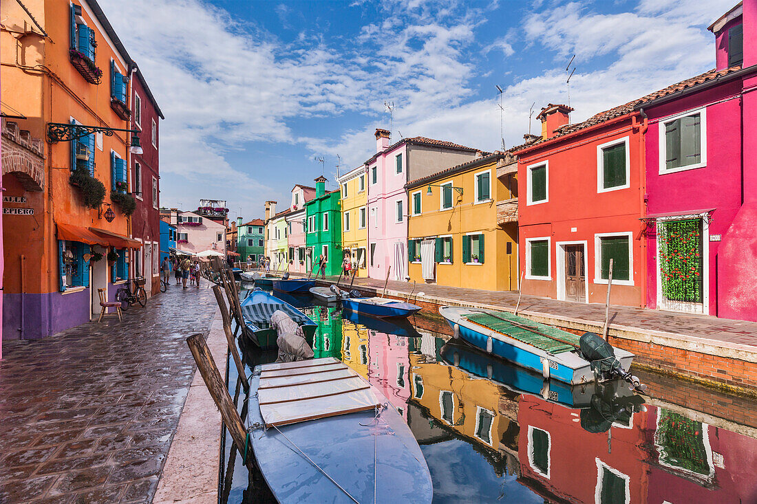 Europe, Italy, Veneto, Venice, A beautiful classic view through the Burano canals