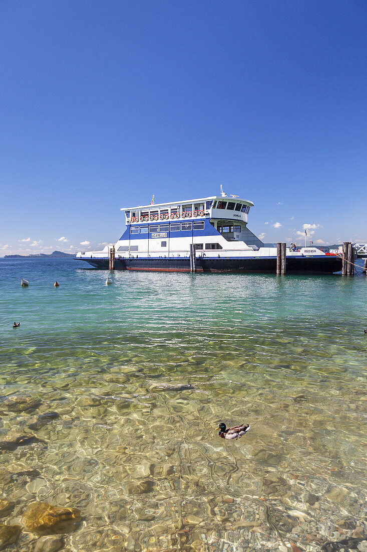 Ferry in Toscolano-Maderno on the Lake Garda, Northern Italien Lakes, Lombardy, Northern Italy, Italy, Southern Europe, Europe