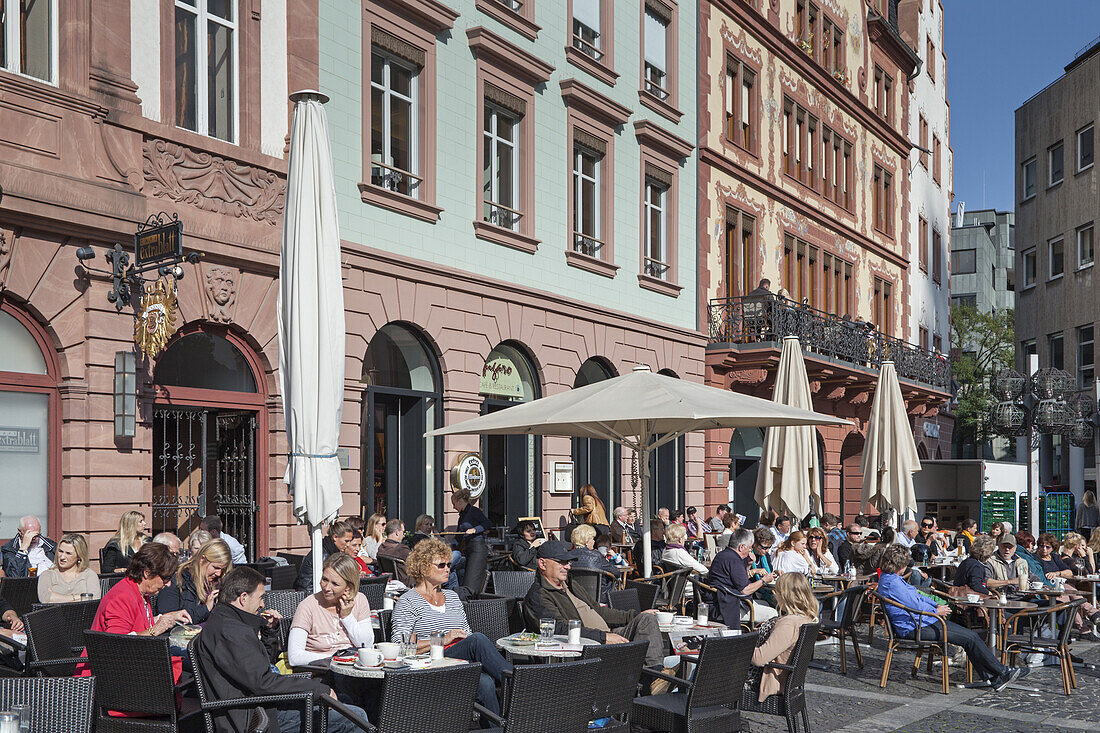 Cafes at the marketplace in Mainz, Rhineland-Palatinate, Germany, Europe