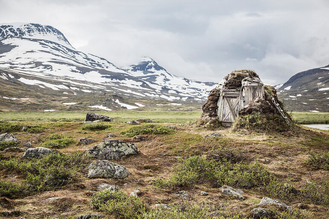 A left herders hut of the sami people. On the hikingtrail Kungsleden at Singistugorna. Lapland, Sweden.