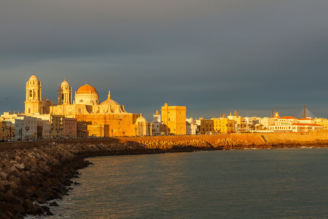 Kathedrale, Campo del Sur, Uferpromenade, Cadiz, Costa de la Luz, Atlantik, Andalusien, Spanien, Europa