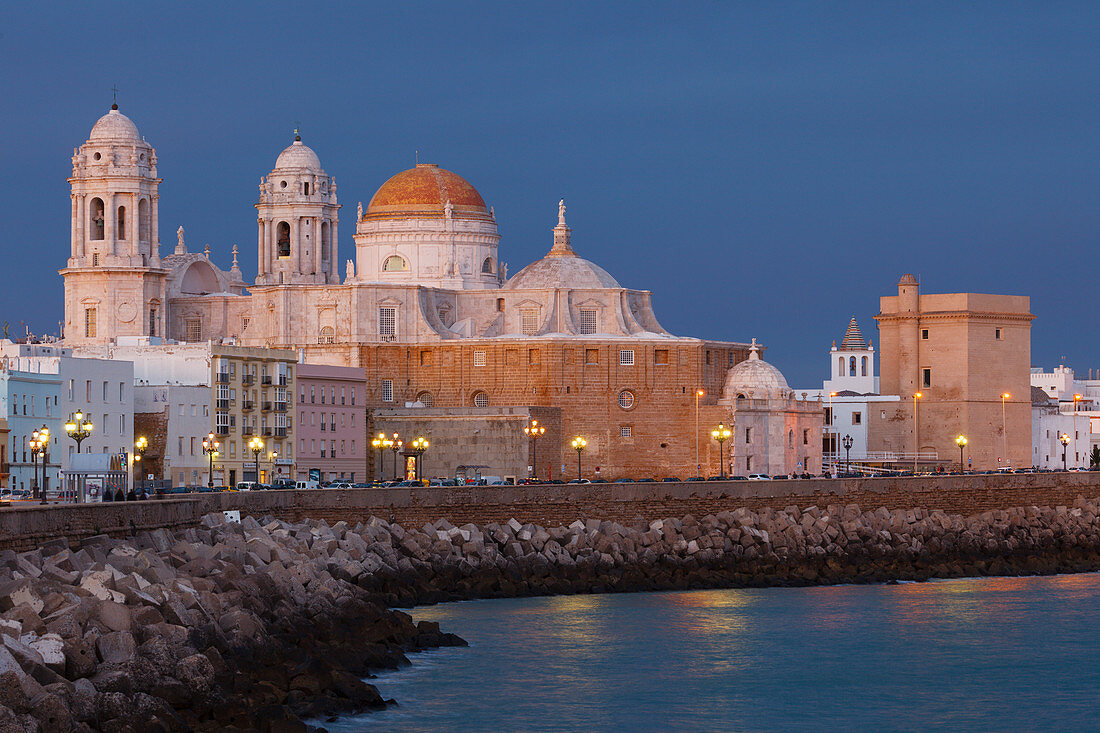 Cathedral, Campo del Sur and seaside promenade, Cadiz, Costa de la Luz, Atlantic Ocean, Cadiz, Andalucia, Spain, Europe