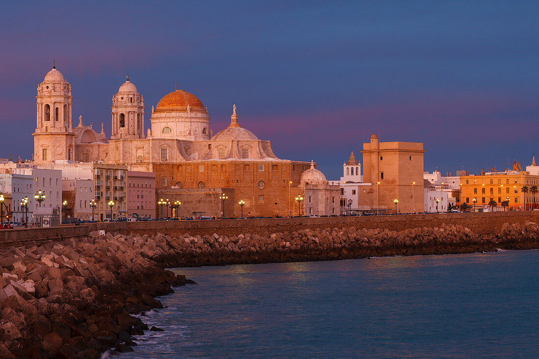 Kathedrale, Campo del Sur, Uferpromenade im Abendlicht, Cadiz, Costa de la Luz, Atlantik, Andalusien, Spanien, Europa