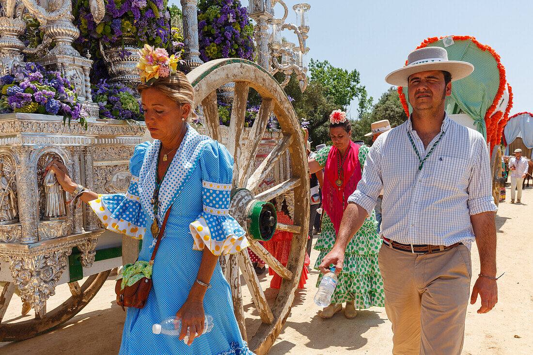 pilgrims at the Simpecado cart, El Rocio pilgrimage, Pentecost festivity, Huelva province, Sevilla province, Andalucia, Spain, Europe