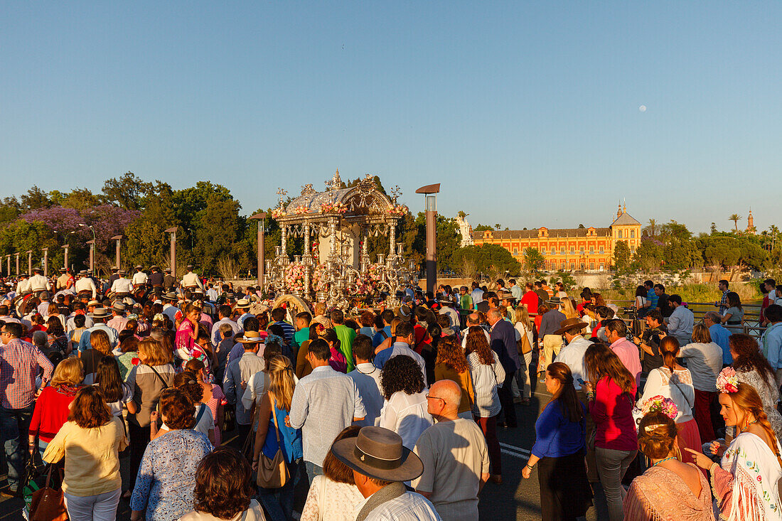 Simpecado cart, return to Sevilla, El Rocio, pilgrimage, Pentecost festivity, Huelva province, Sevilla province, Andalucia, Spain, Europe