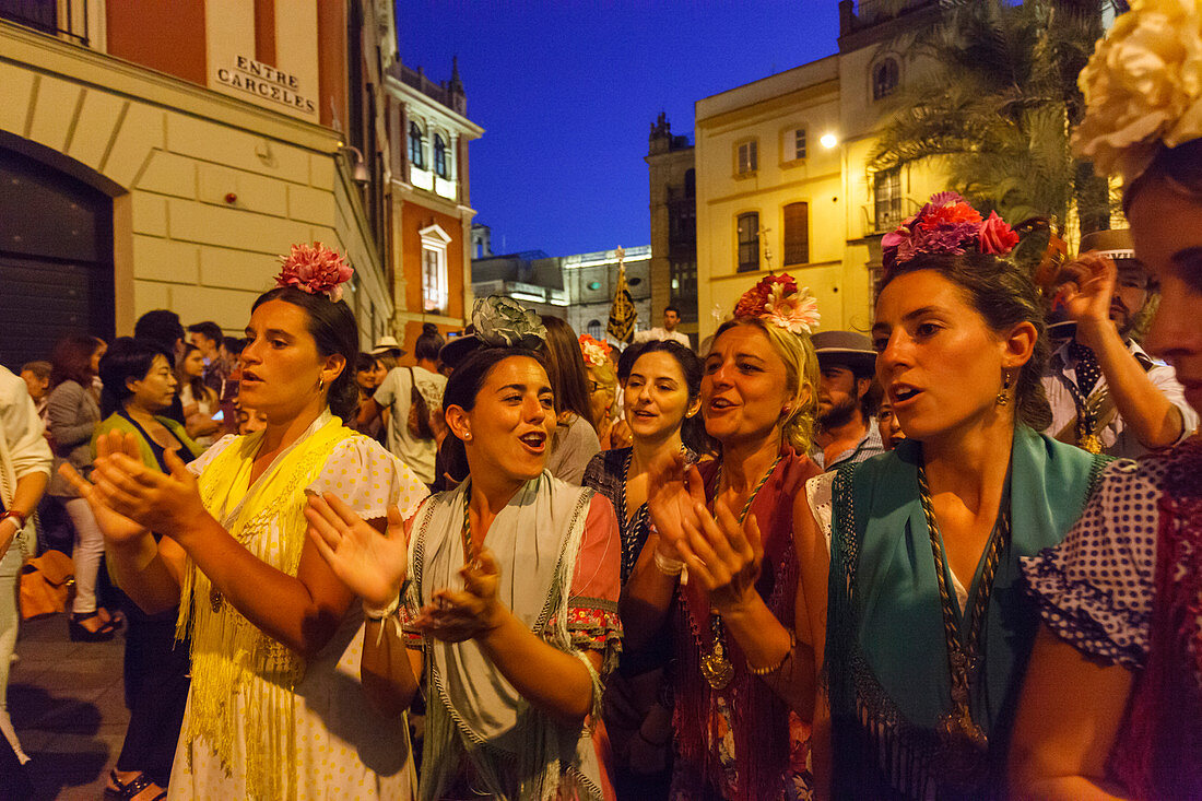 singende Frauen, Rückkehr nach Sevilla, El Rocio, Wallfahrt nach El Rocio, Fest, Pfingsten, Provinz Huelva, Provinz Sevilla, Andalusien, Spanien, Europa