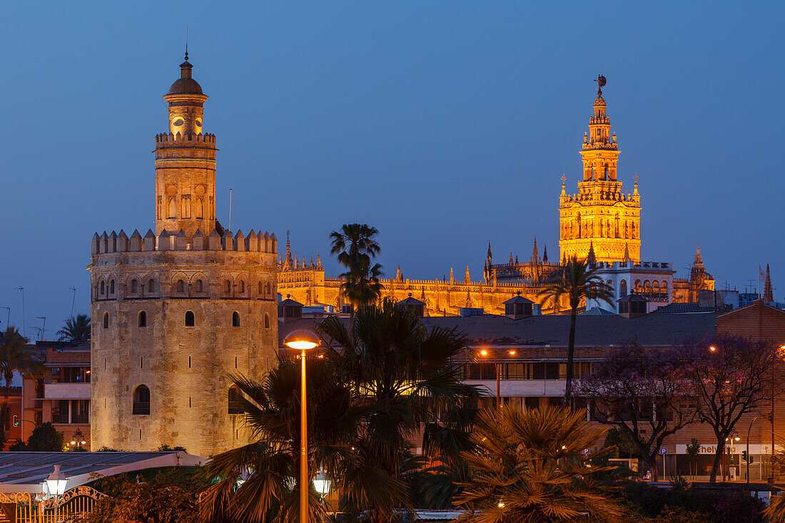 Torre del Oro, Giralda, bell tower of the cathedral, Sevilla, Andalucia, Spain, Europe