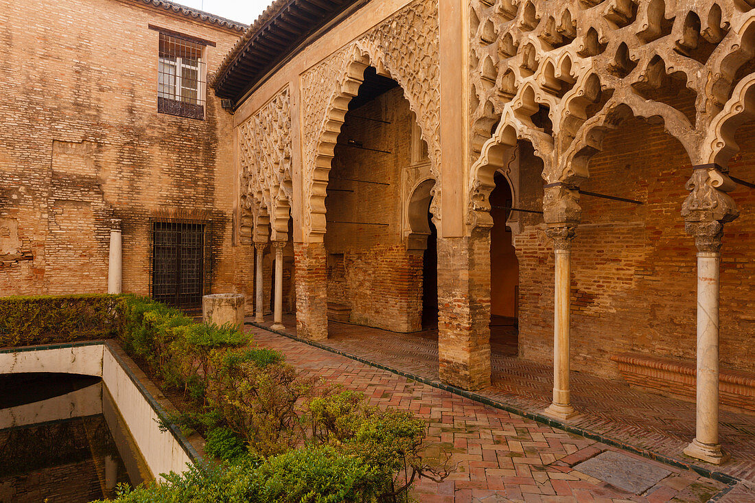 Patio del Yeso, Palacio del Yeso, Real Alcázar, königlicher Palast, Architektur, Mudéjar-Stil, UNESCO Welterbe, Sevilla, Andalusien, Spanien, Europa