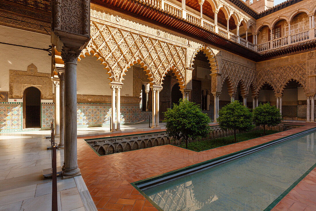 Patio de las Doncellas, Palacio del Rey Don Pedro, Real Alcázar, königlicher Palast, Mudéjar-Stil, UNESCO Welterbe, Sevilla, Andalusien, Spanien, Europa