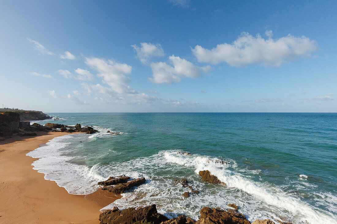 Cala El Pato, Bucht und Strand, Calas de Roche, bei Roche, bei Conil, Costa de la Luz, Atlantik, Provinz Cadiz, Andalusien, Spanien, Europa