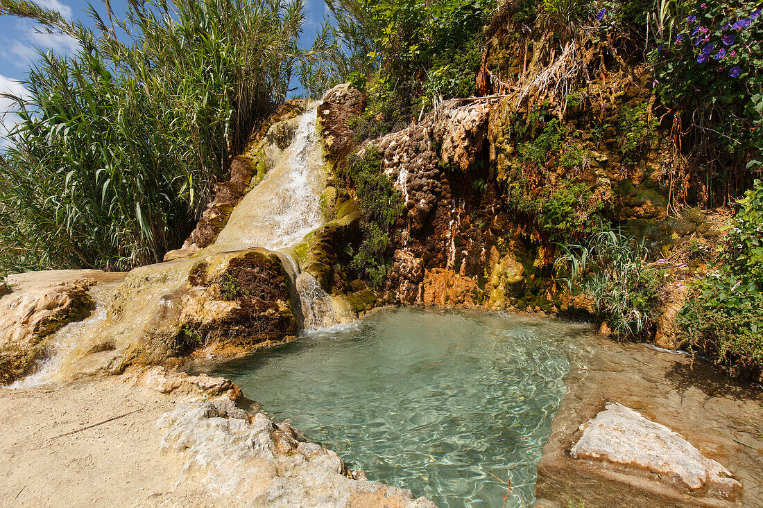 Wasserfall, Quelle, Hochebene von La Muela, Santa Lucia, bei Conil, Costa de la Luz, Provinz Cadiz, Andalusien, Spanien, Europa