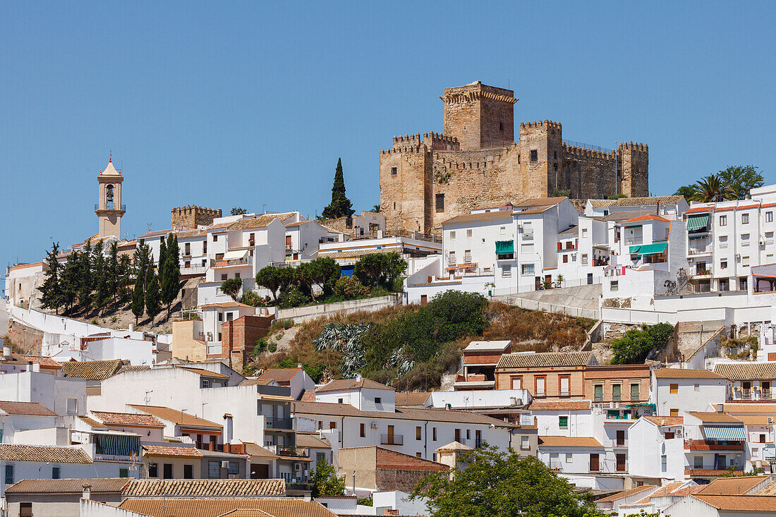 Castillo, Burg, Pueblo Blanco, Weißes Dorf, Espejo, Provinz Cordoba, Andalusien, Spanien, Europa